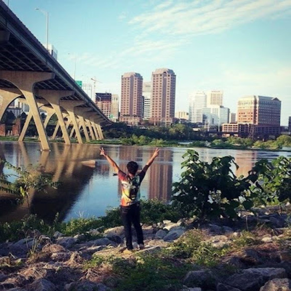 Meet your Posher, Alejandro - Picture 1 of 1